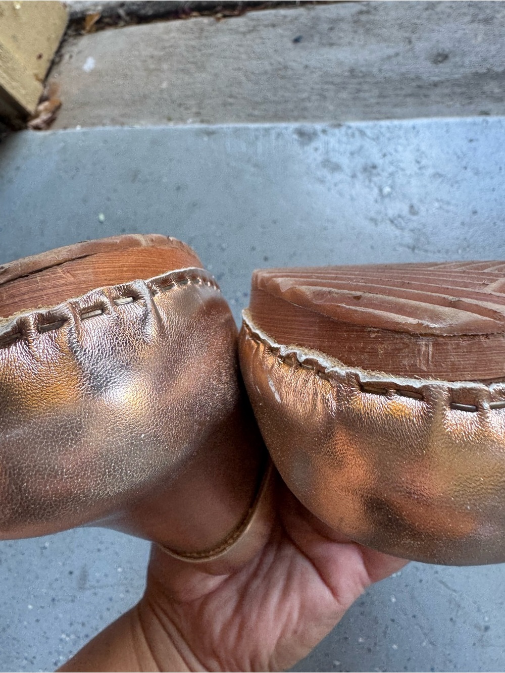 Anthropologie Abba Rose Gold Metallic Leather Clogs. - Picture 9 of 9